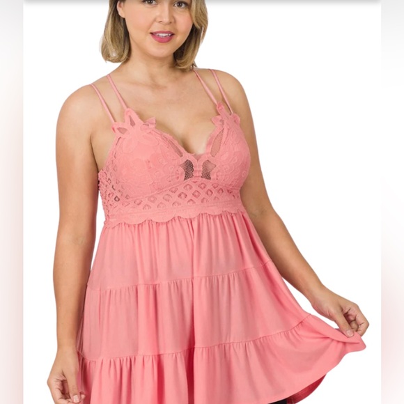 NWOT Women’s Plus Size ZENANA OUTFITTERS Lace Coral Tiered Crochet Cami - Picture 2 of 10
